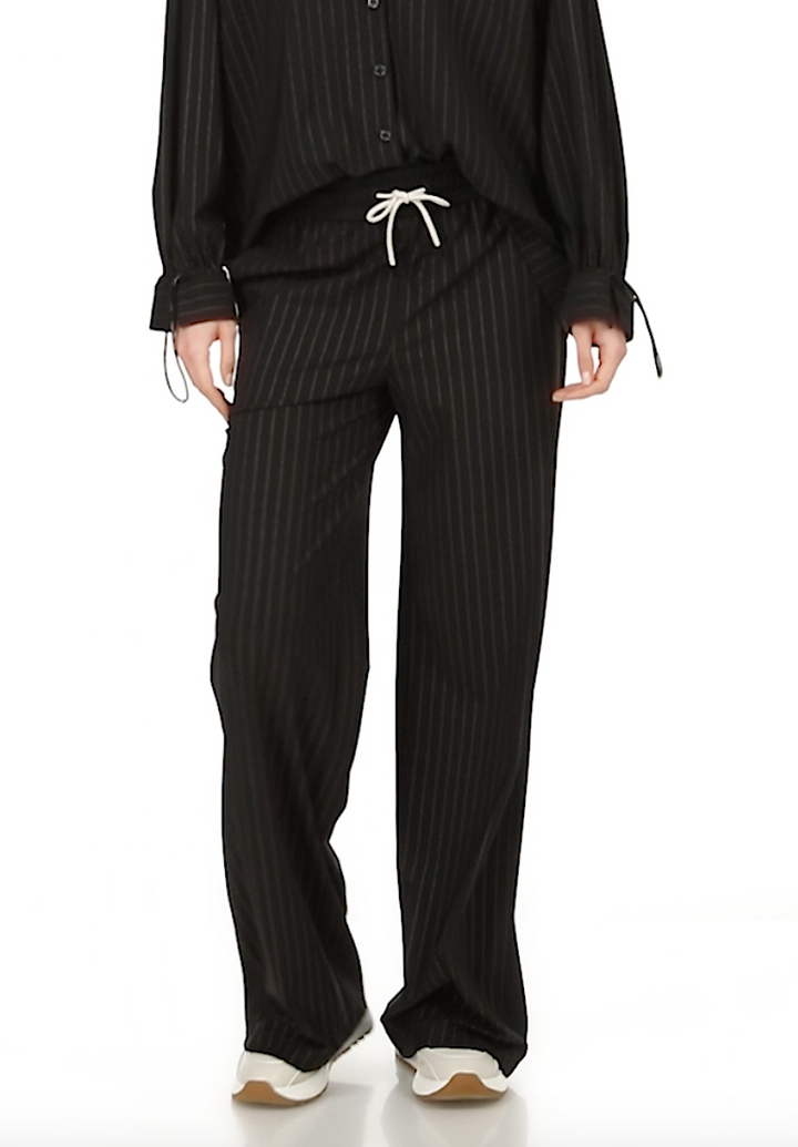 Marc Cain | BS 81.24 J41 Trouser WELKOM Black and Smoke
